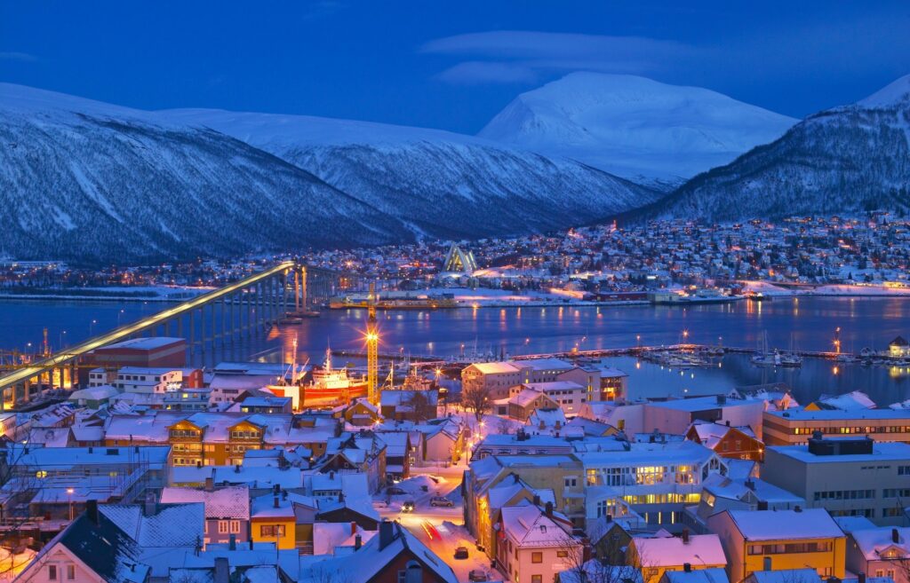 Photo_simone55445Foap_Visitnorway_com_Tromso_by_night_winter_6aba1487-5c00-4565-9631-698241e8f283