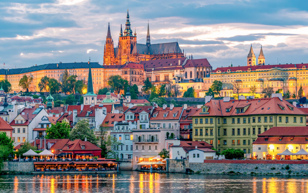 Prague,Castle,With,St.,Vitus,Cathedral,Over,Lesser,Town,(mala